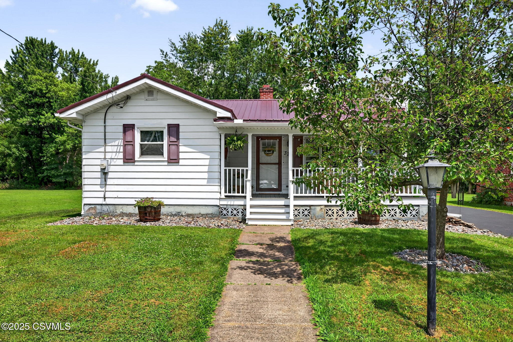 320 Crabapple Lane  Bloomsburg PA 17815 photo