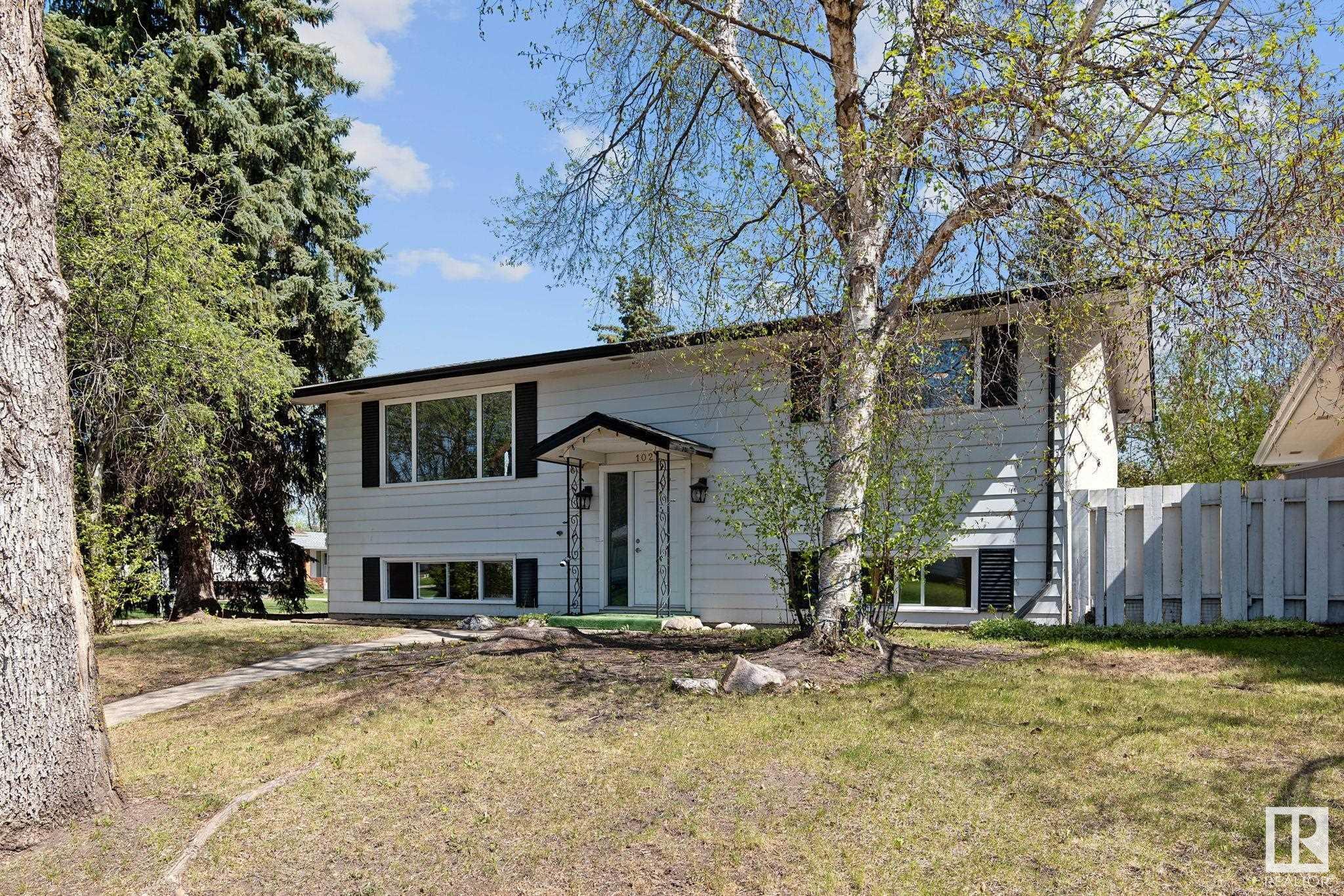 Property Photo:  1021 Haythorne Rd  AB T8A 1B4 