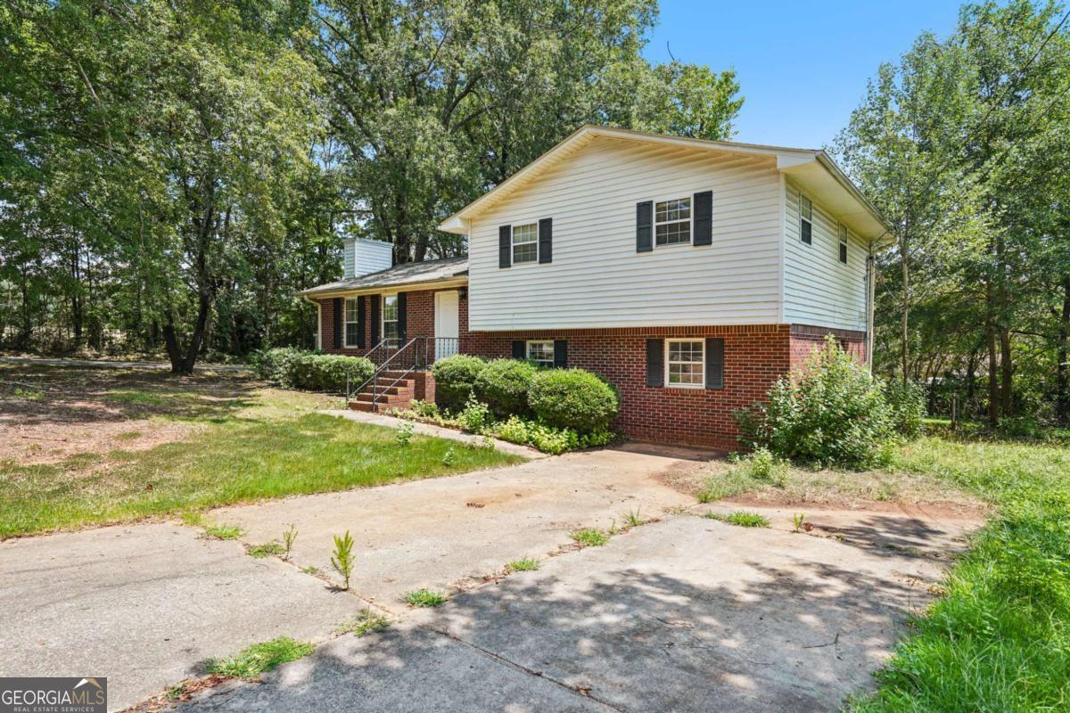 Property Photo:  501 Forest Street  GA 30655 