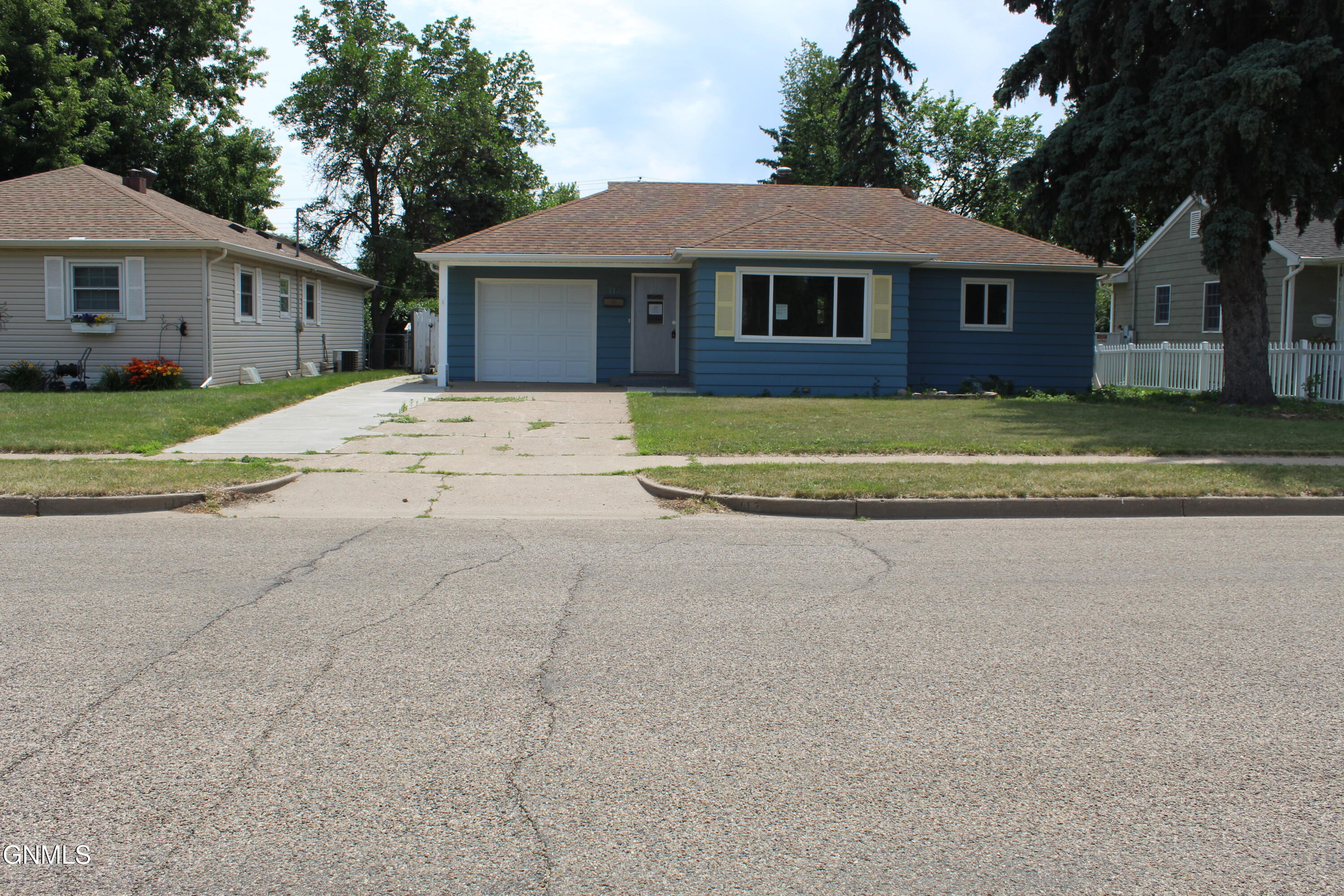 117 Sioux Avenue  Bismarck ND 58501 photo