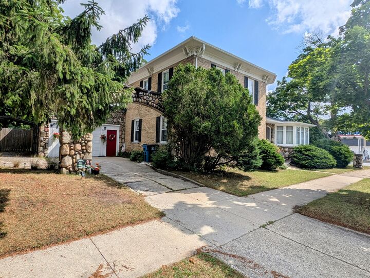 Property Photo: 202 W Main Street MI 48888