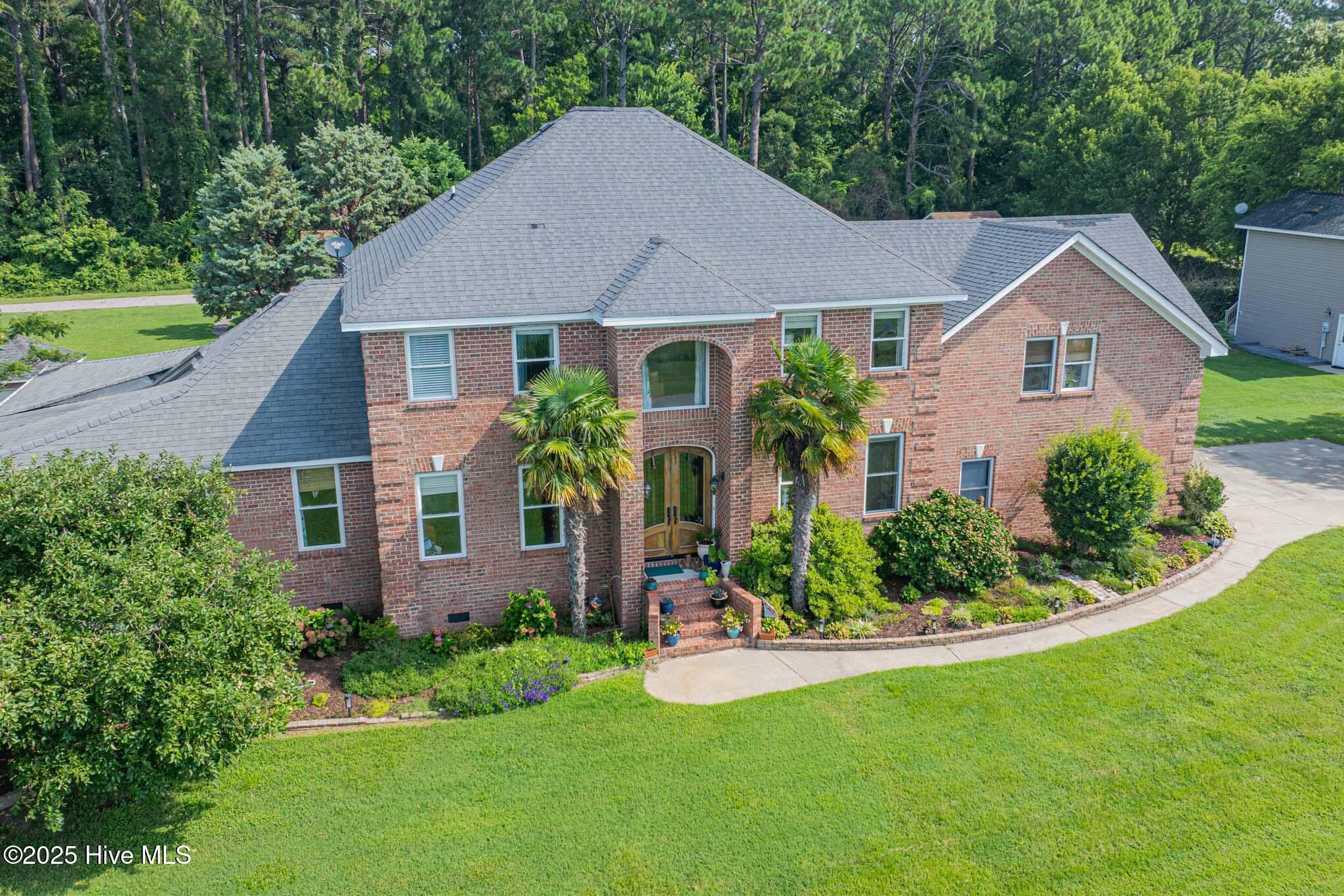 Property Photo: 118 Neversail Way NC 27923