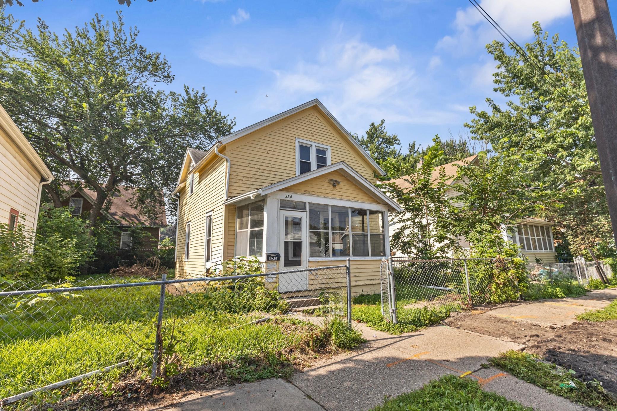 Property Photo: 324 Van Buren Avenue MN 55103