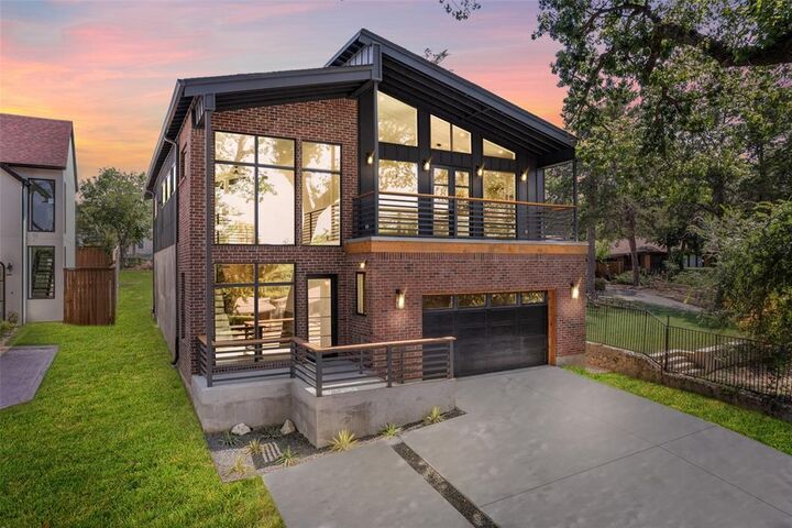3110 W Jefferson Boulevard  Dallas TX 75211 photo