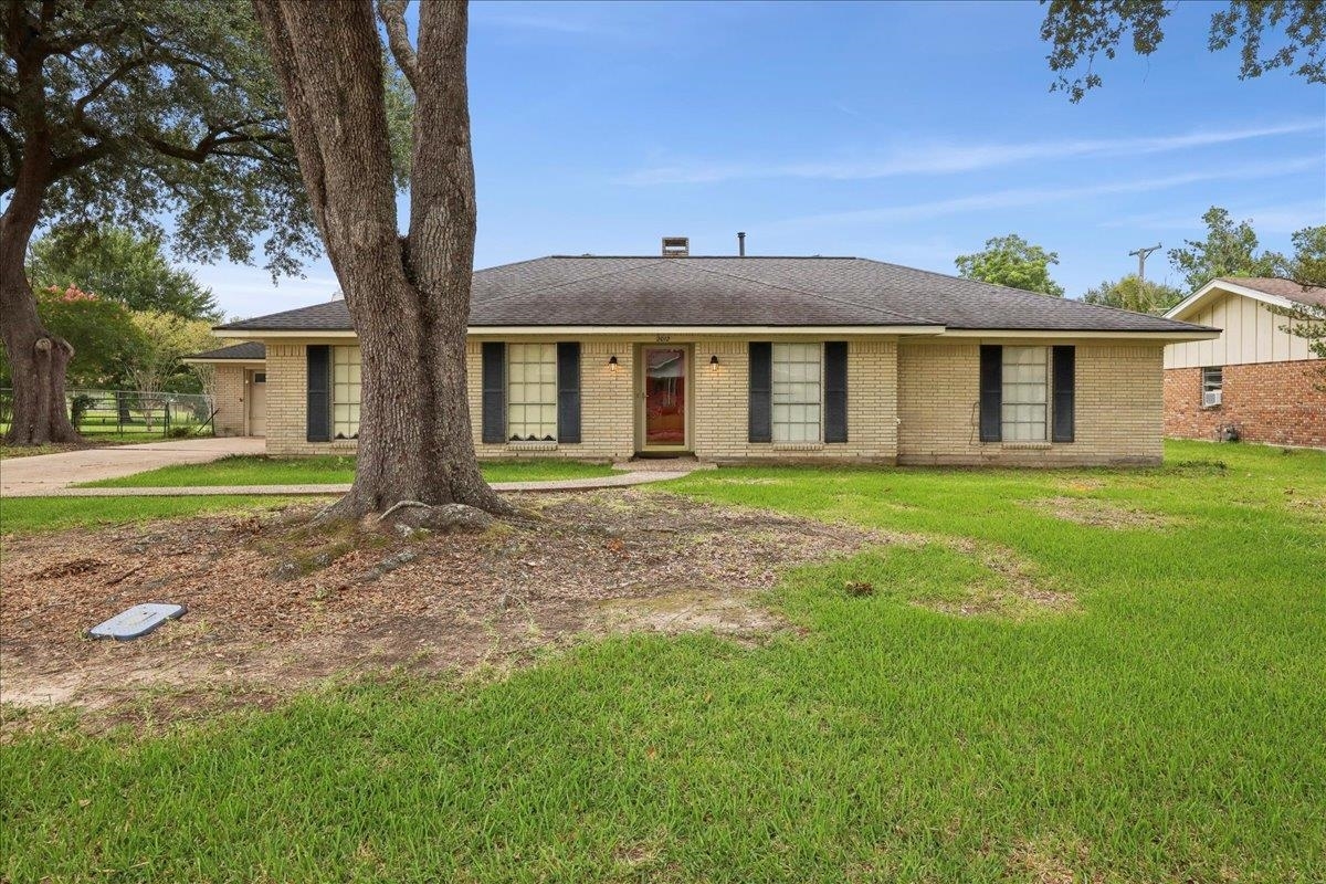 Property Photo: 2012 Melwood TX 77630