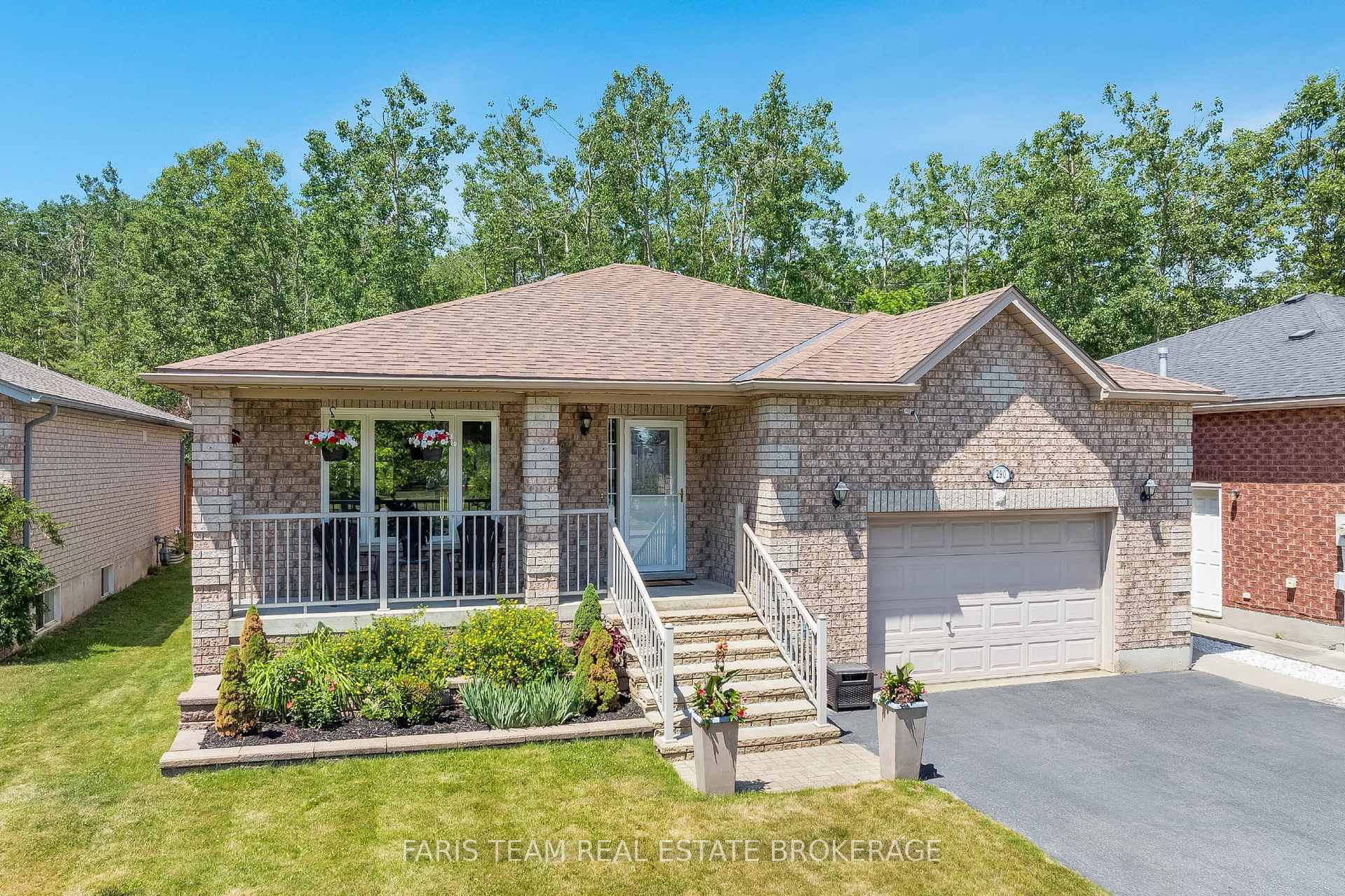 Property Photo: 290 Edgehill Drive ON L4N 9X4