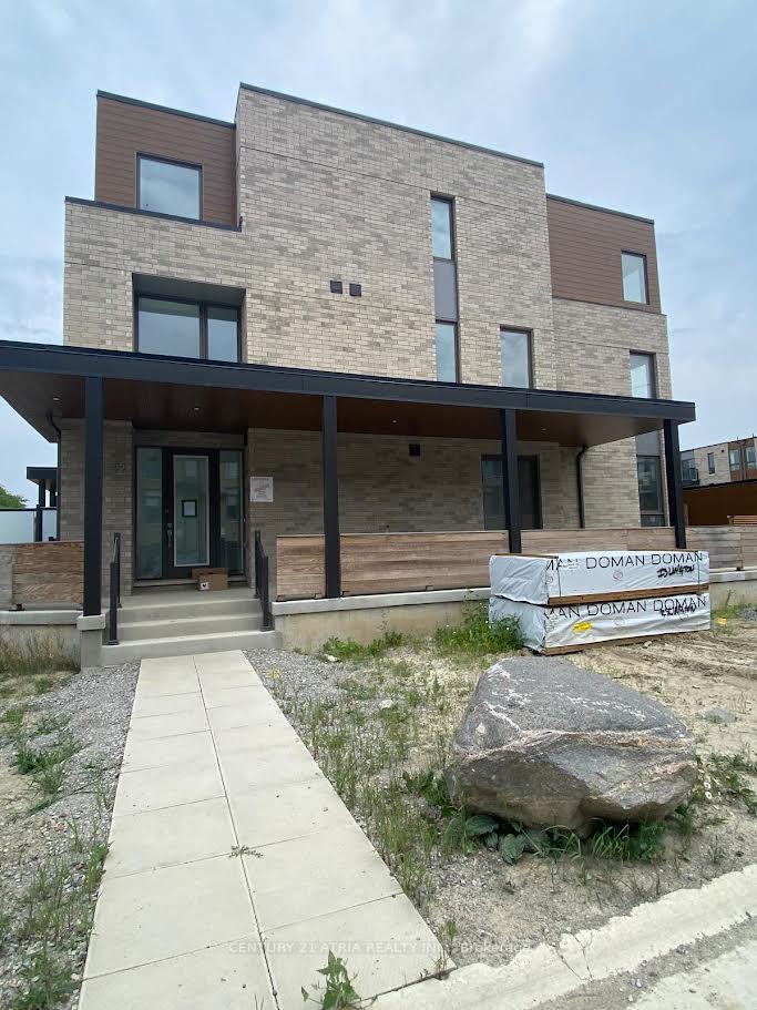 Property Photo:  55 Hooyo Terrace  ON M6A 0G1 