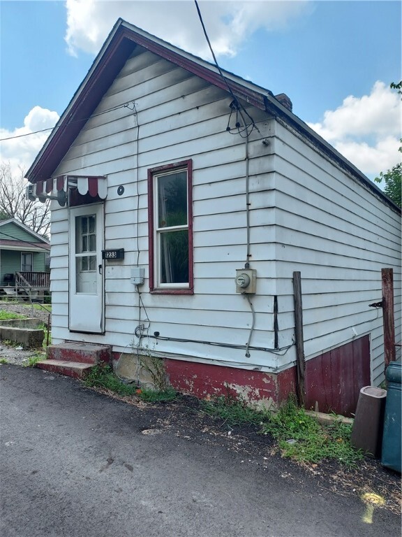 Property Photo: 1233 Scott St PA 15132
