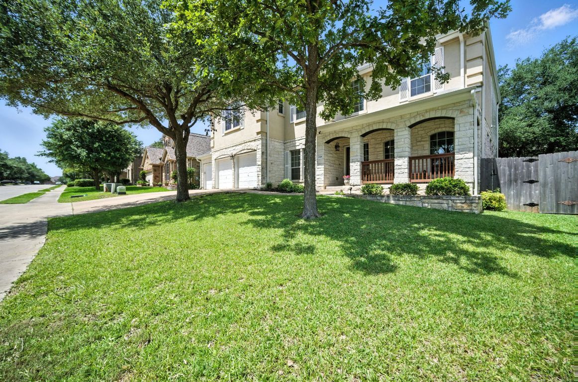 Property Photo: 1208 Pine Forest Circle TX 78665