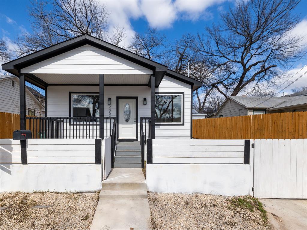 Property Photo: 2308 Santa Maria Street TX 78702