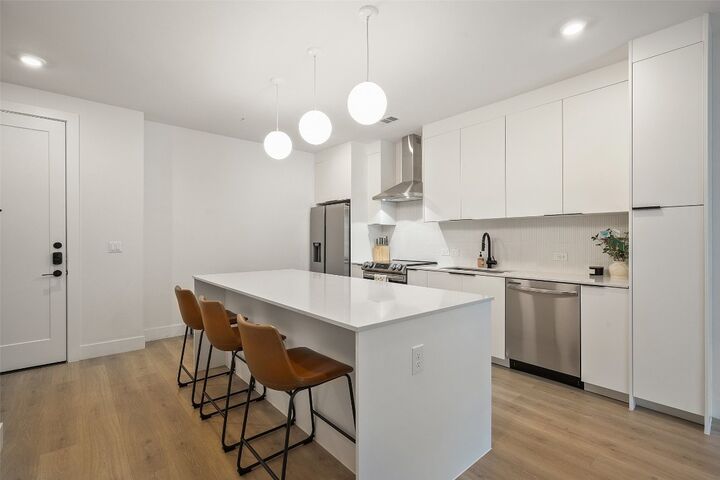 Property Photo:  1701 Simond Avenue 305  TX 78723 