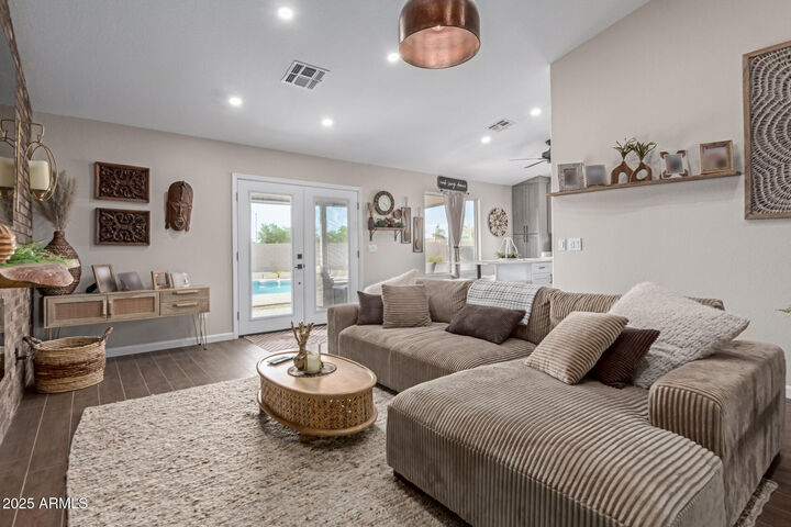 10672 W Ross Avenue  Peoria AZ 85382 photo