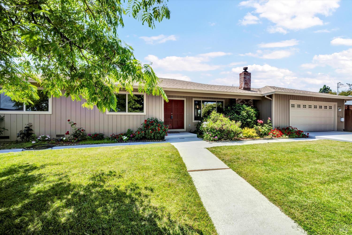 Property Photo: 4389 Hessel Court CA 95472