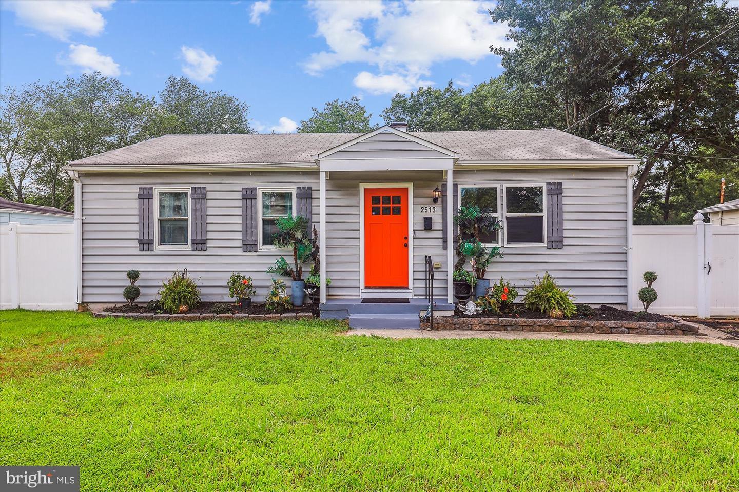 Property Photo: 2513 Lakehurst Avenue MD 20747