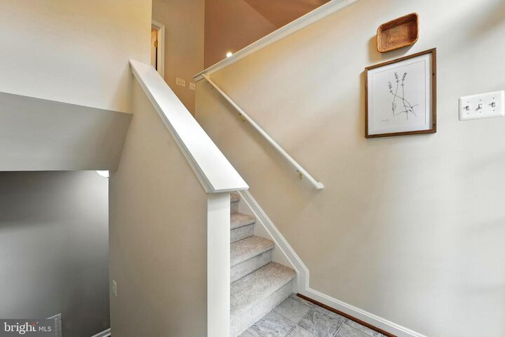 Property Photo: 280 Alexandria Pike VA 20186