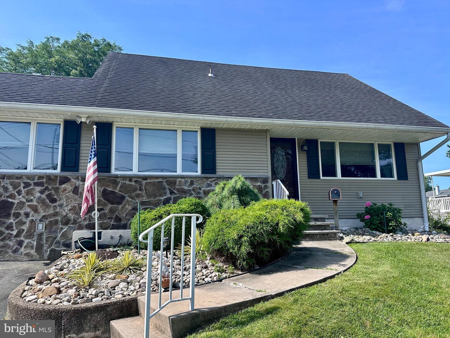Property Photo:  31 Rolling La  NJ 08690 