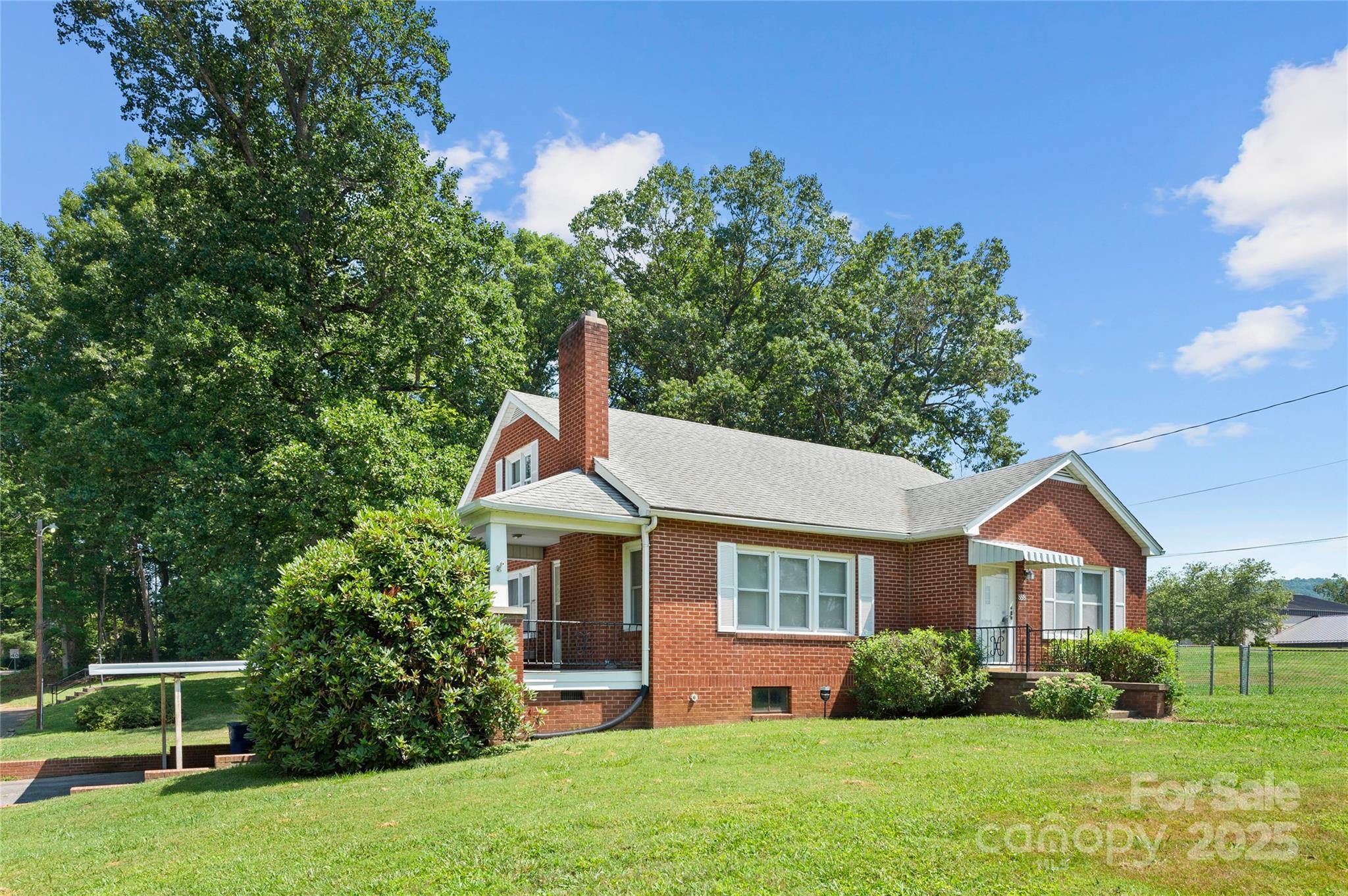 Property Photo: 888 Monte Vista Road NC 28715