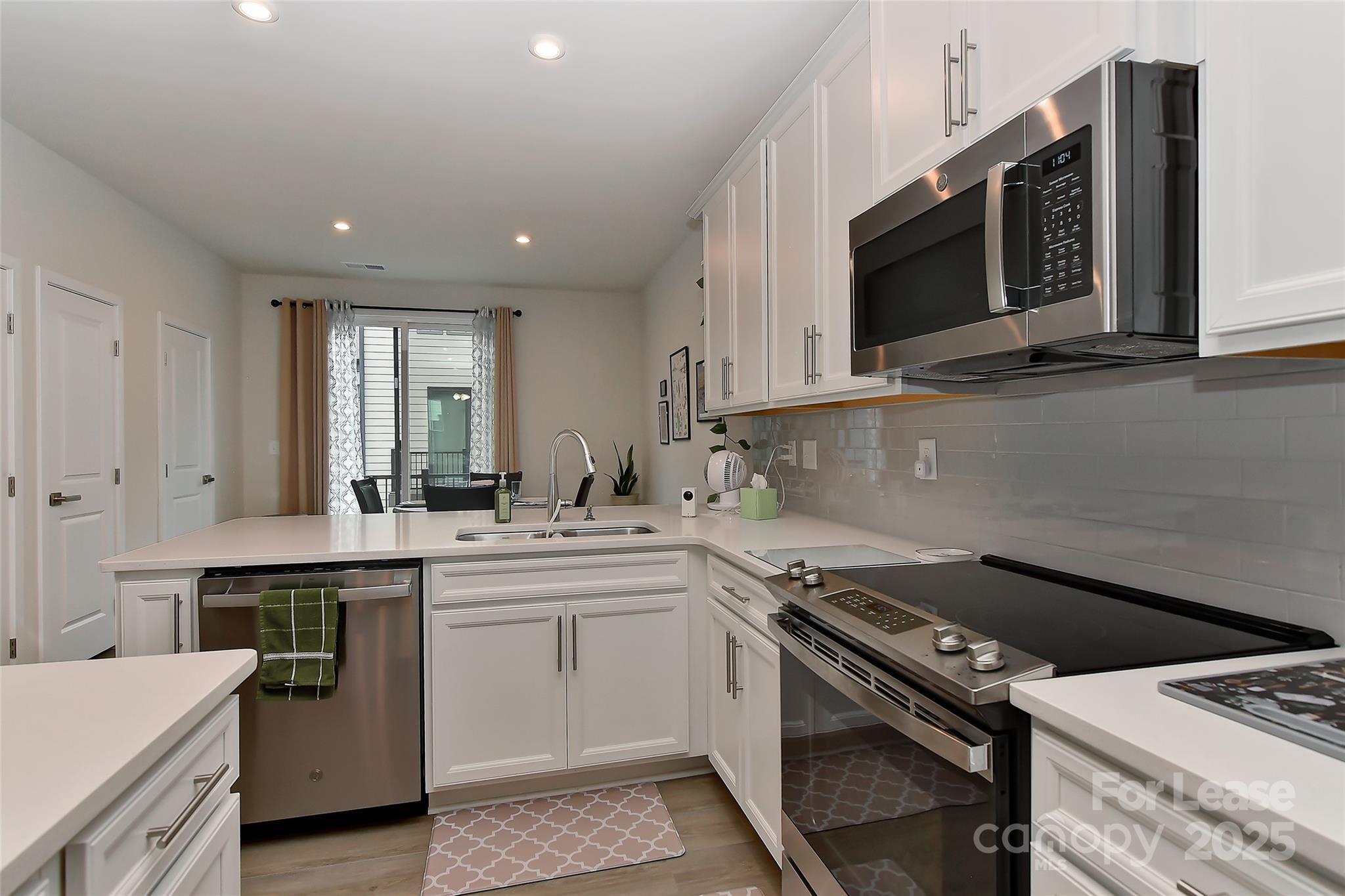 Property Photo: 421 Spearfield Lane NC 28205