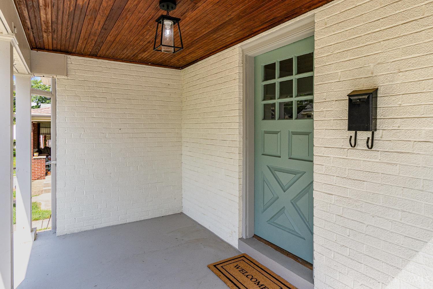 Property Photo: 6824 Vinewood Avenue OH 45227