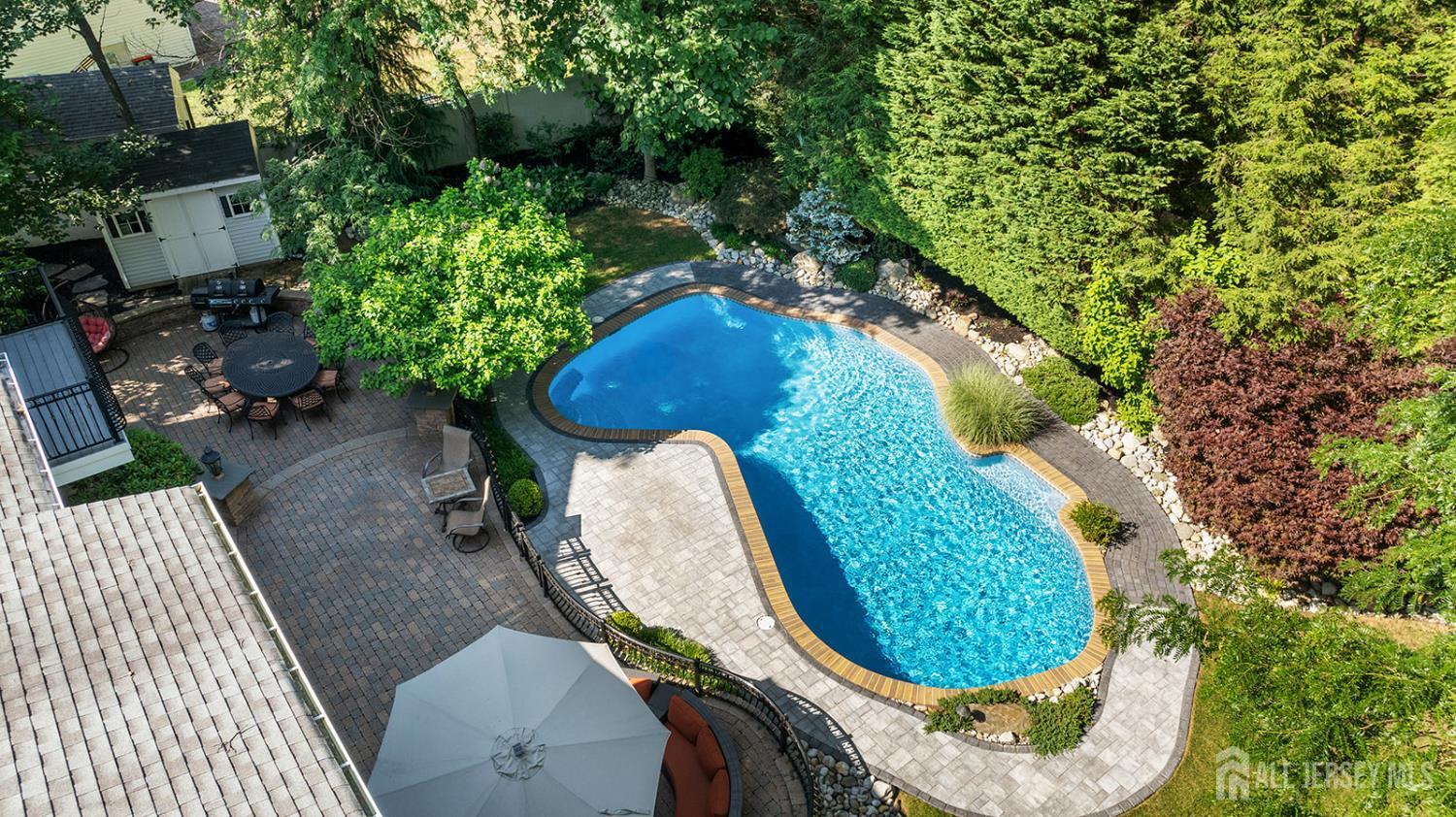 Property Photo: 7 Lorraine Court NJ 08816