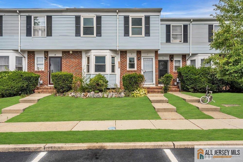 17 Begonia Court  Sayreville NJ 08872 photo