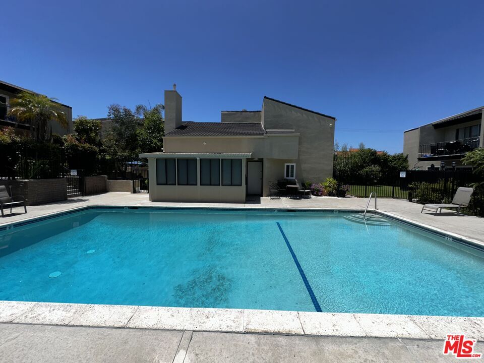 Property Photo: 3422 Maricopa St CA 90503