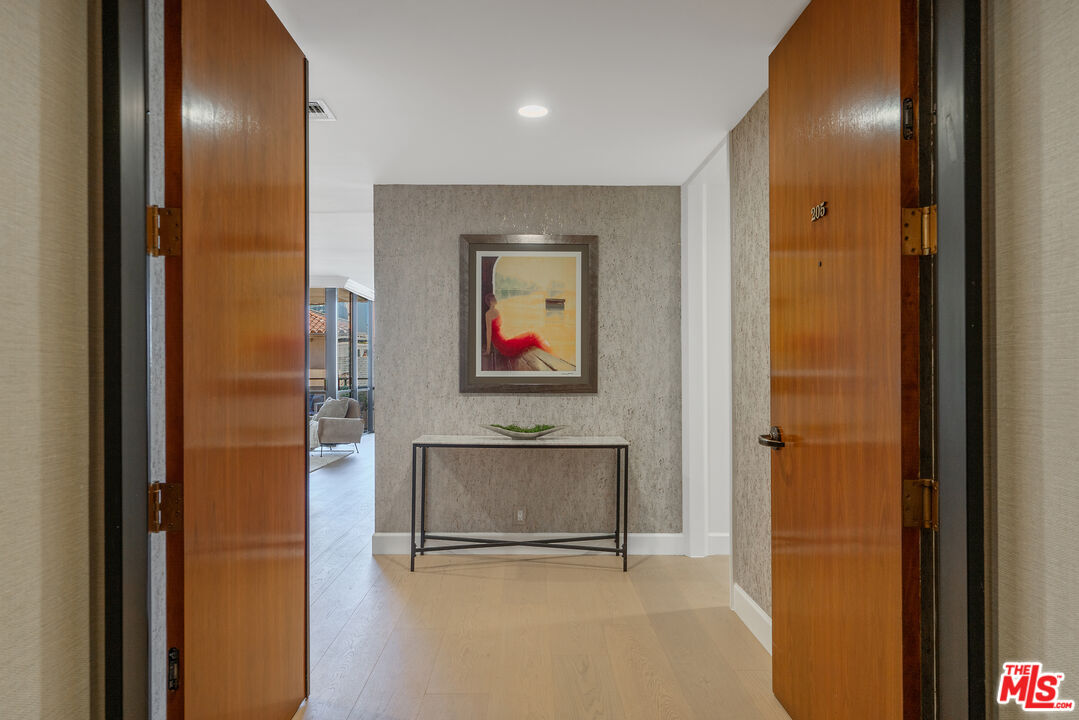 Property Photo: 211 S Spalding Dr CA 90212