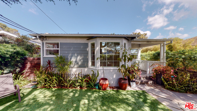 Property Photo: 1023 Ashland Ave CA 90405