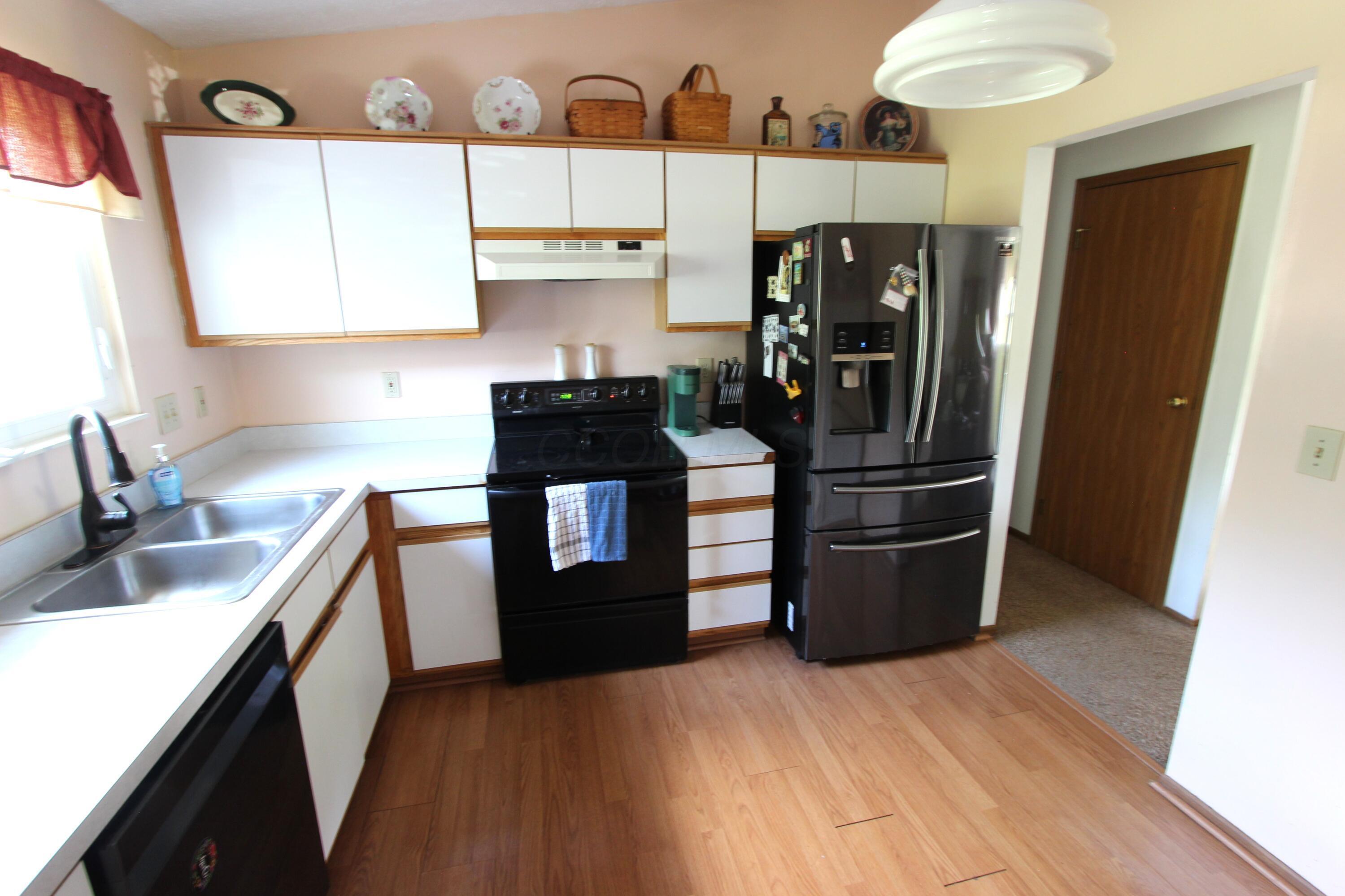 Property Photo: 667 Academy Drive OH 43119