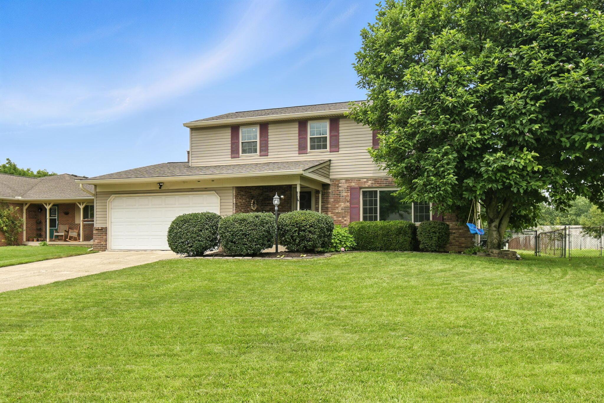 Property Photo: 2036 Queensbridge Drive OH 43235