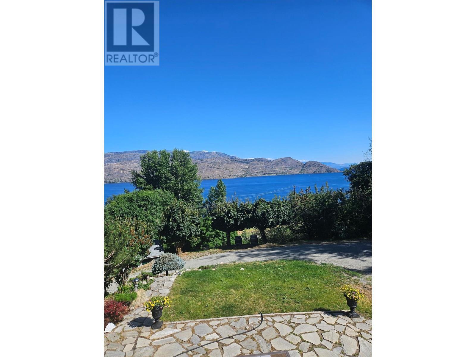 6090 Somerset Avenue  Peachland BC V0H 1X4 photo