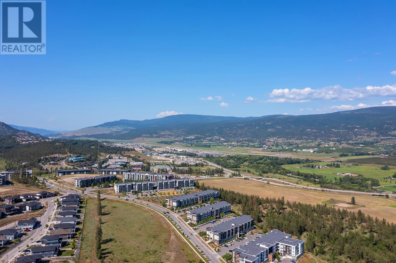 Property Photo: 655 Academy Way Ph12 BC V1V 3A4