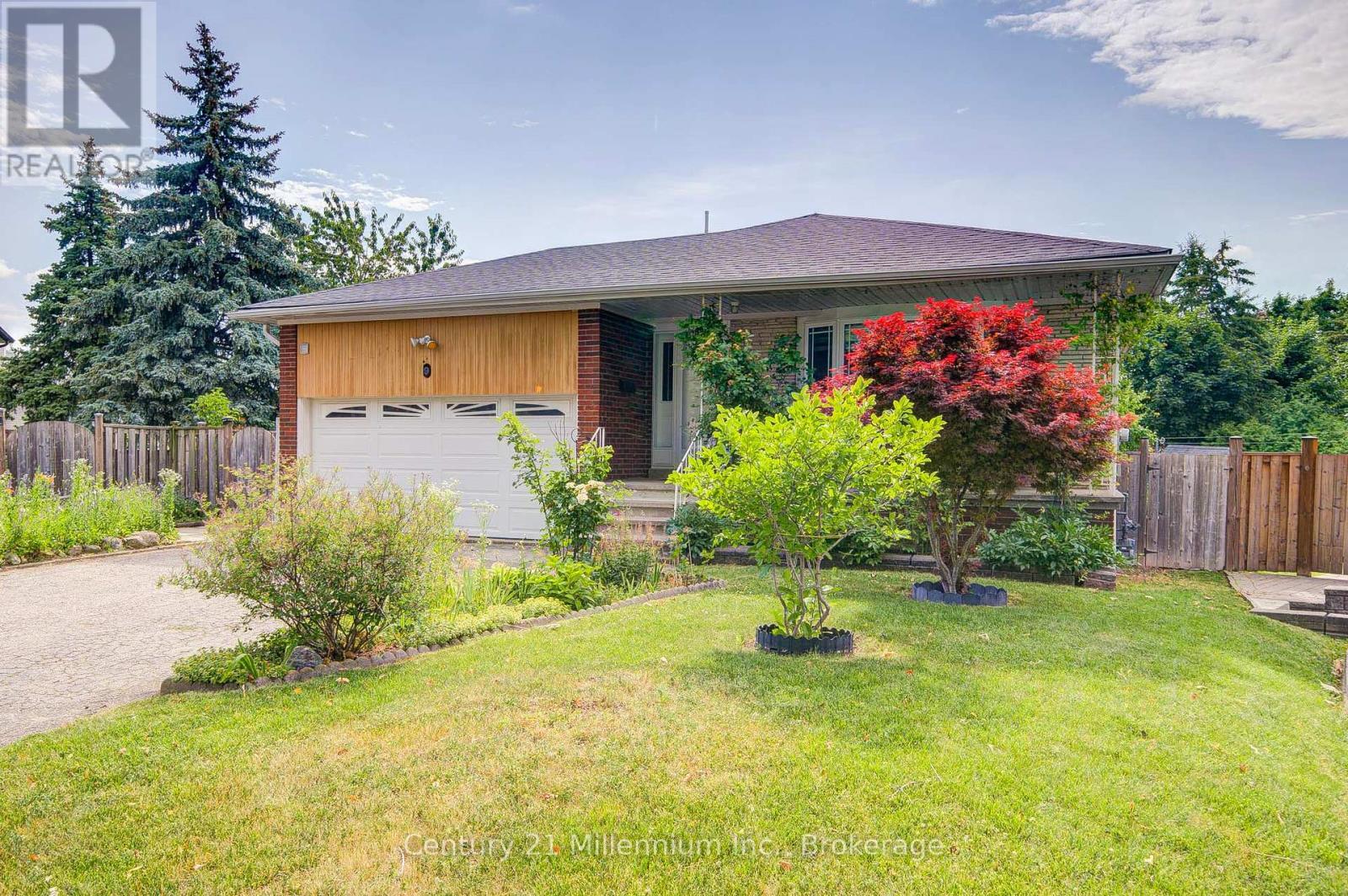 Property Photo: 9 Thane Court ON M2J 4B6