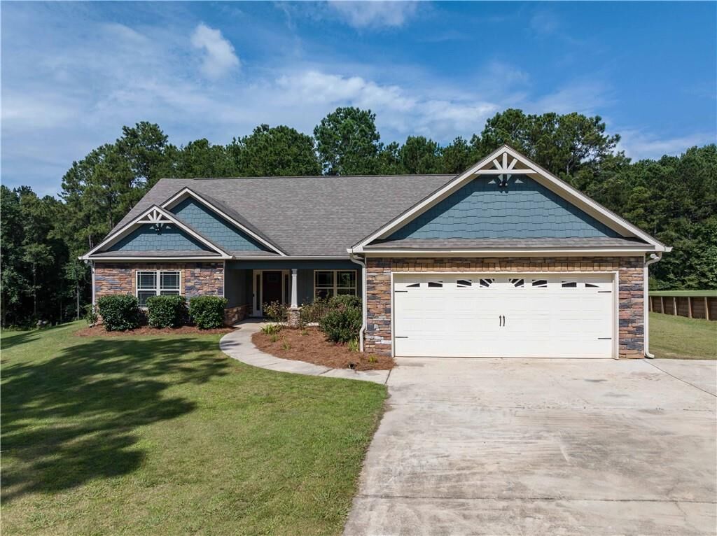Property Photo: 271 Lee Road 2145 AL 36874