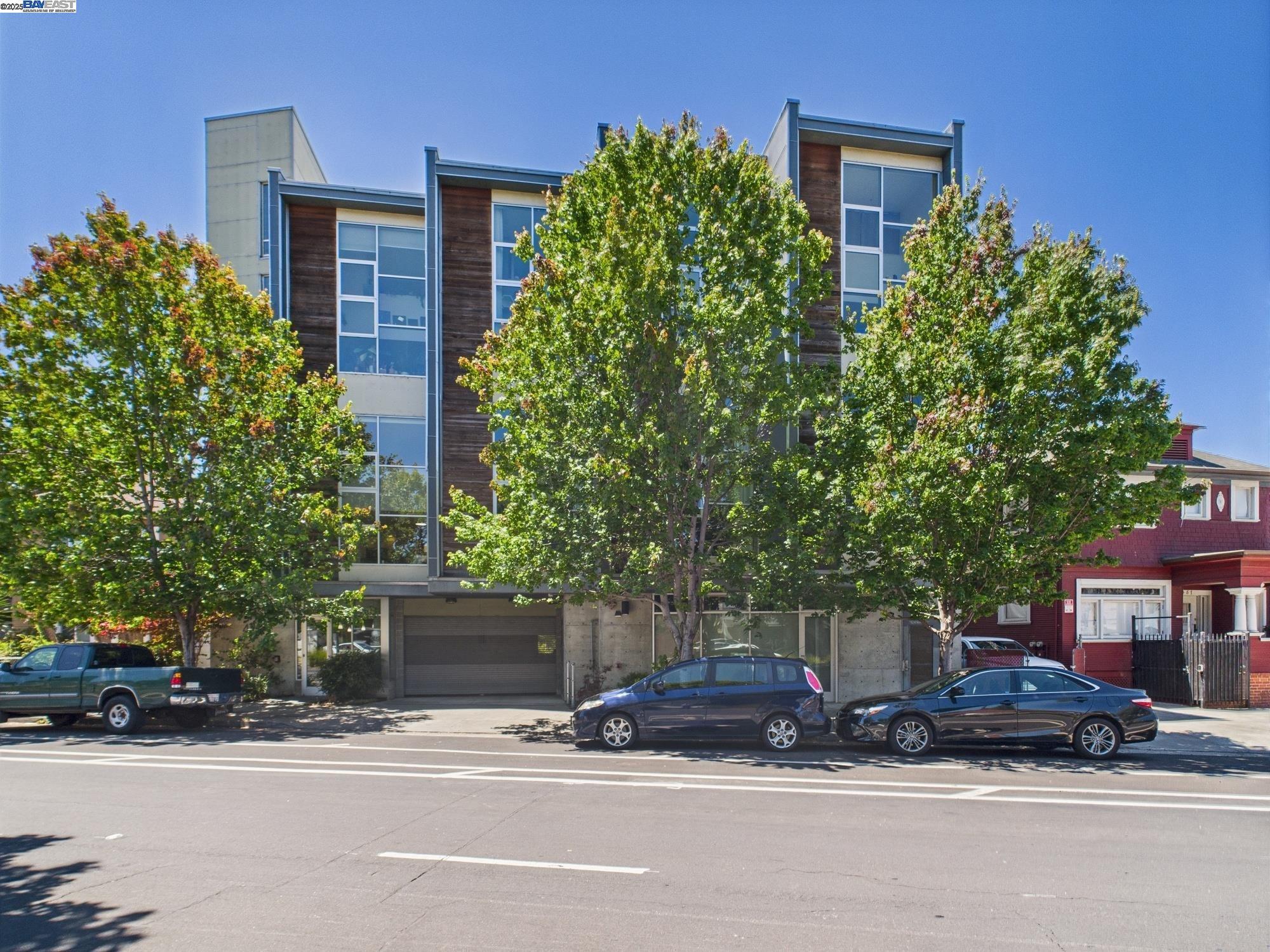 Property Photo: 485 W Macarthur Blvd 201 CA 94609