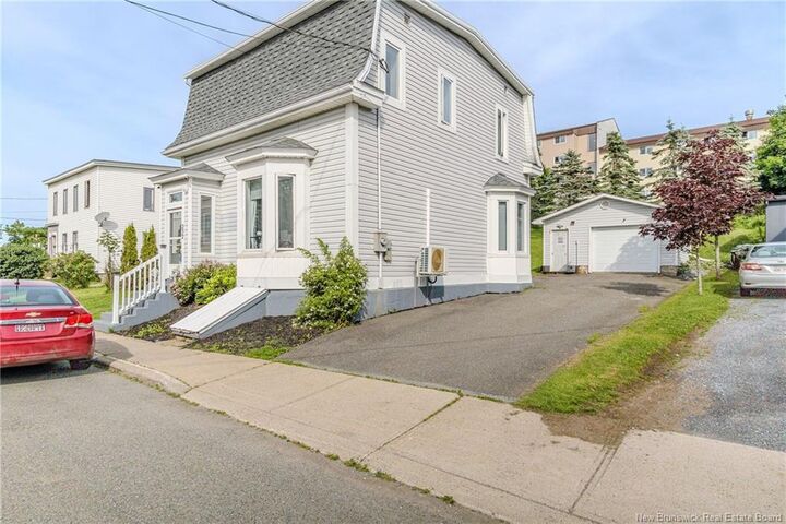 Photo de la propriété: 232 Prince Street NB E2M 1P2