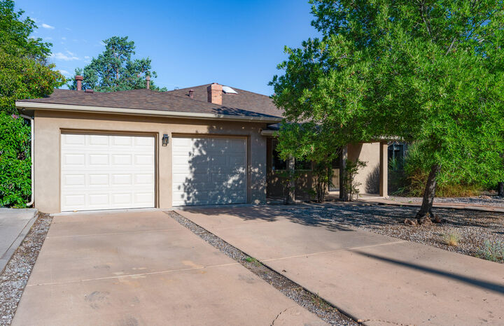 325 Sierra Place NE  Albuquerque NM 87108 photo