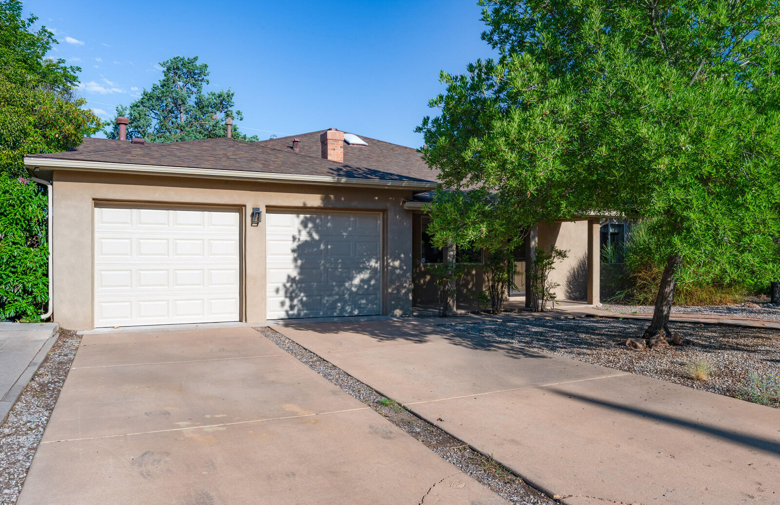 Property Photo:  325 Sierra Place NE  NM 87108 