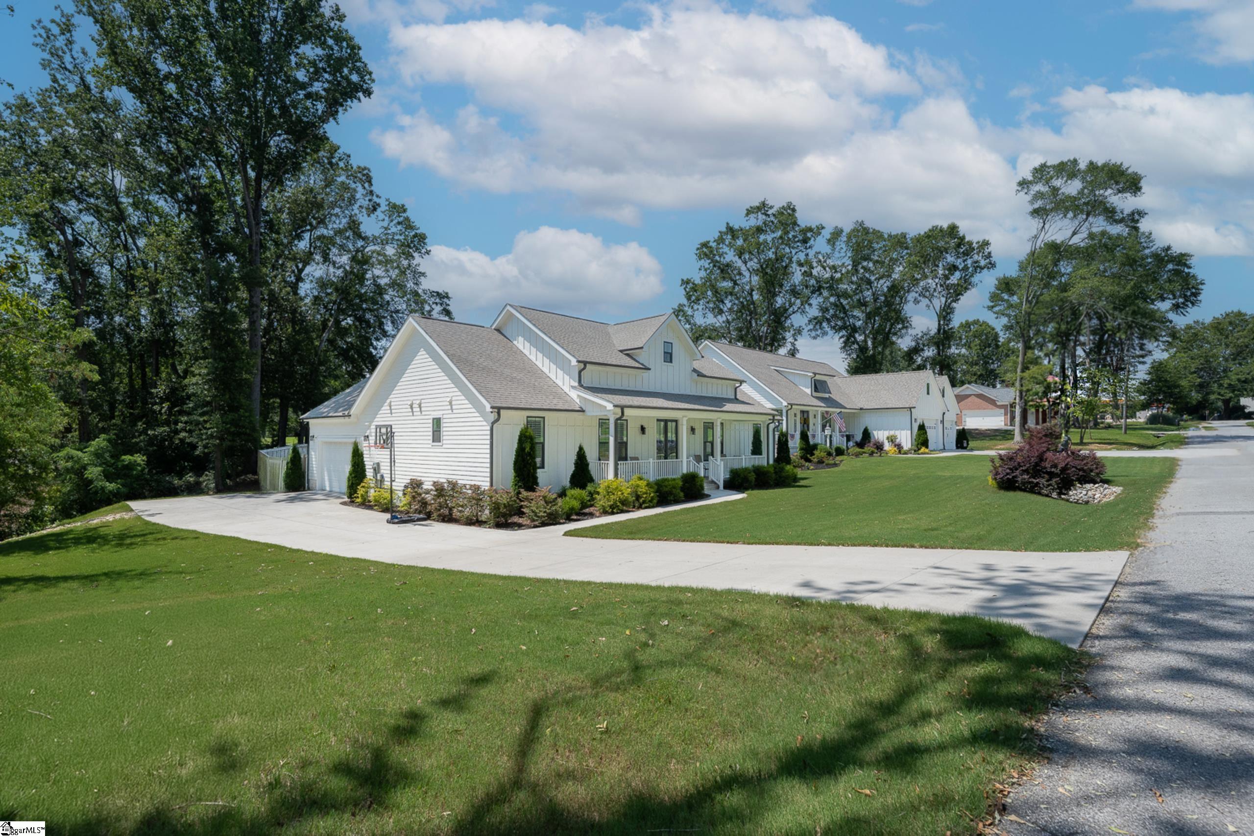 Property Photo:  110 Arlen Avenue  SC 29681 
