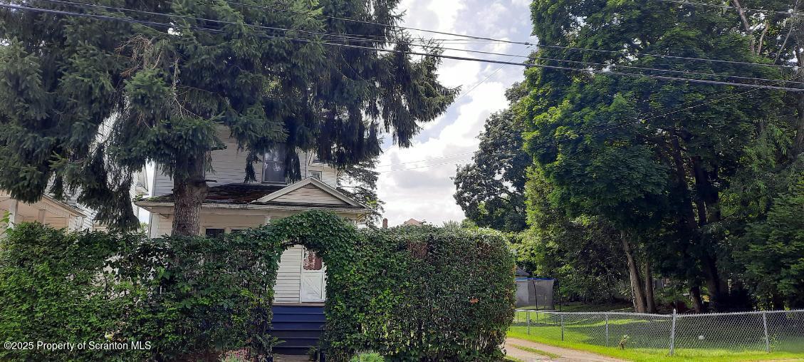 Property Photo: 1809 Washburn Street PA 18504