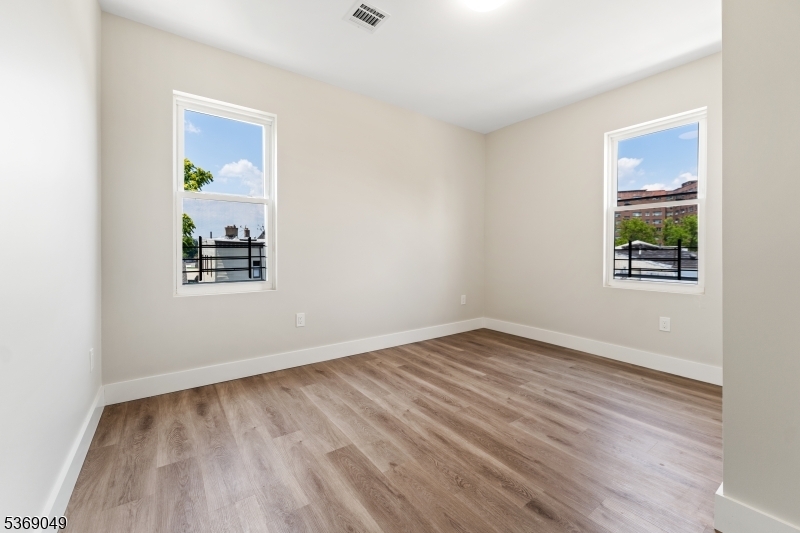 Property Photo: 915 Grove St 2R NJ 07111