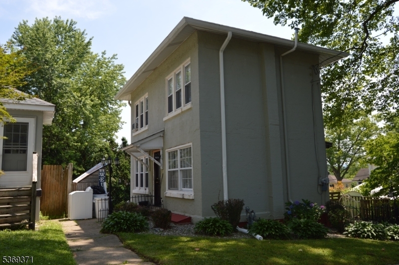 Property Photo: 923 Hillside Rd NJ 08865