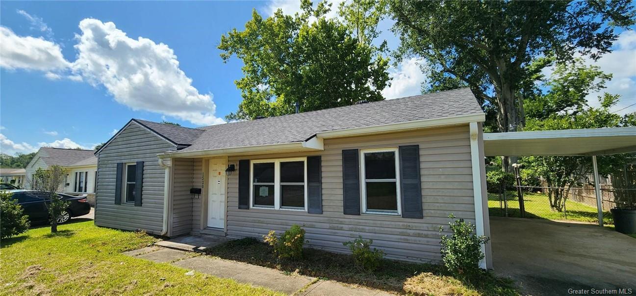 Property Photo: 1520 E School Street LA 70607