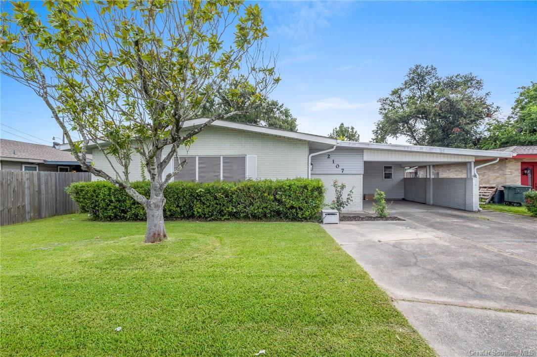 2107 Lake Street  Lake Charles LA 70601 photo
