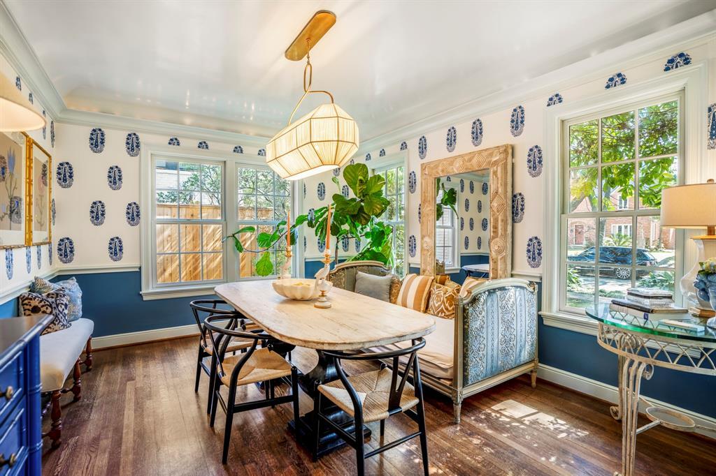 Property Photo: 2248 Robinhood Street TX 77005