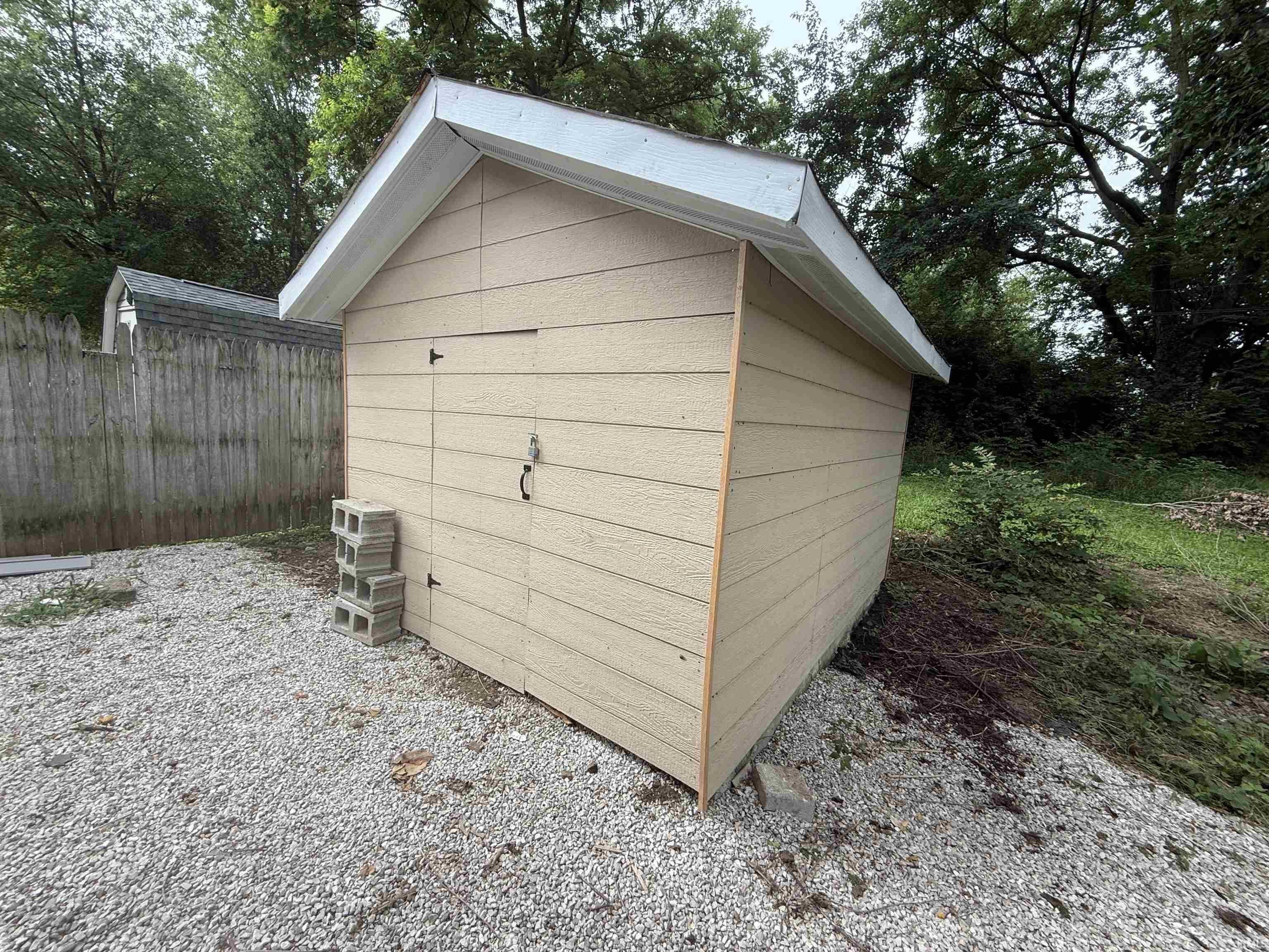 Property Photo:  409 N 11th Street  IN 47567 