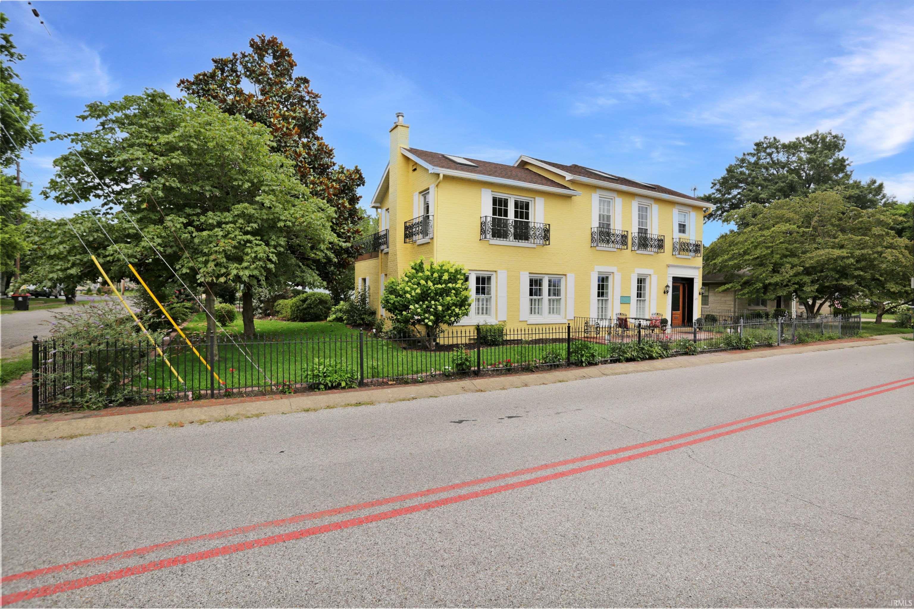 Property Photo: 422 W Water Street IN 47630