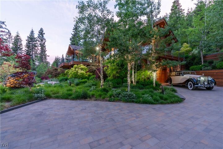 Property Photo: 475 Tuscarora Road NV 89402