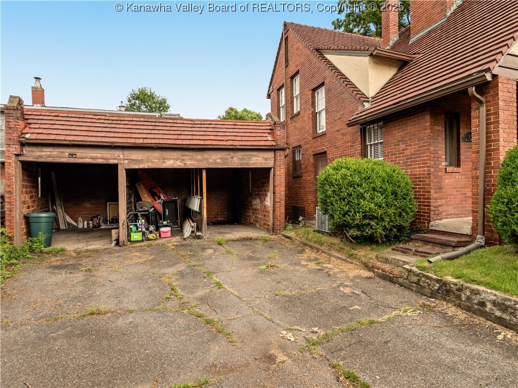 Property Photo: 5 Manor Place WV 25311
