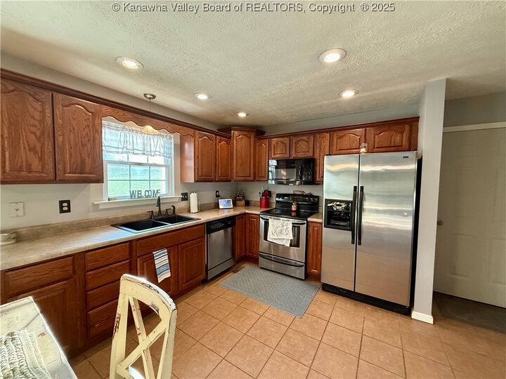 Property Photo: 231 Pleasant Colony Drive WV 25241